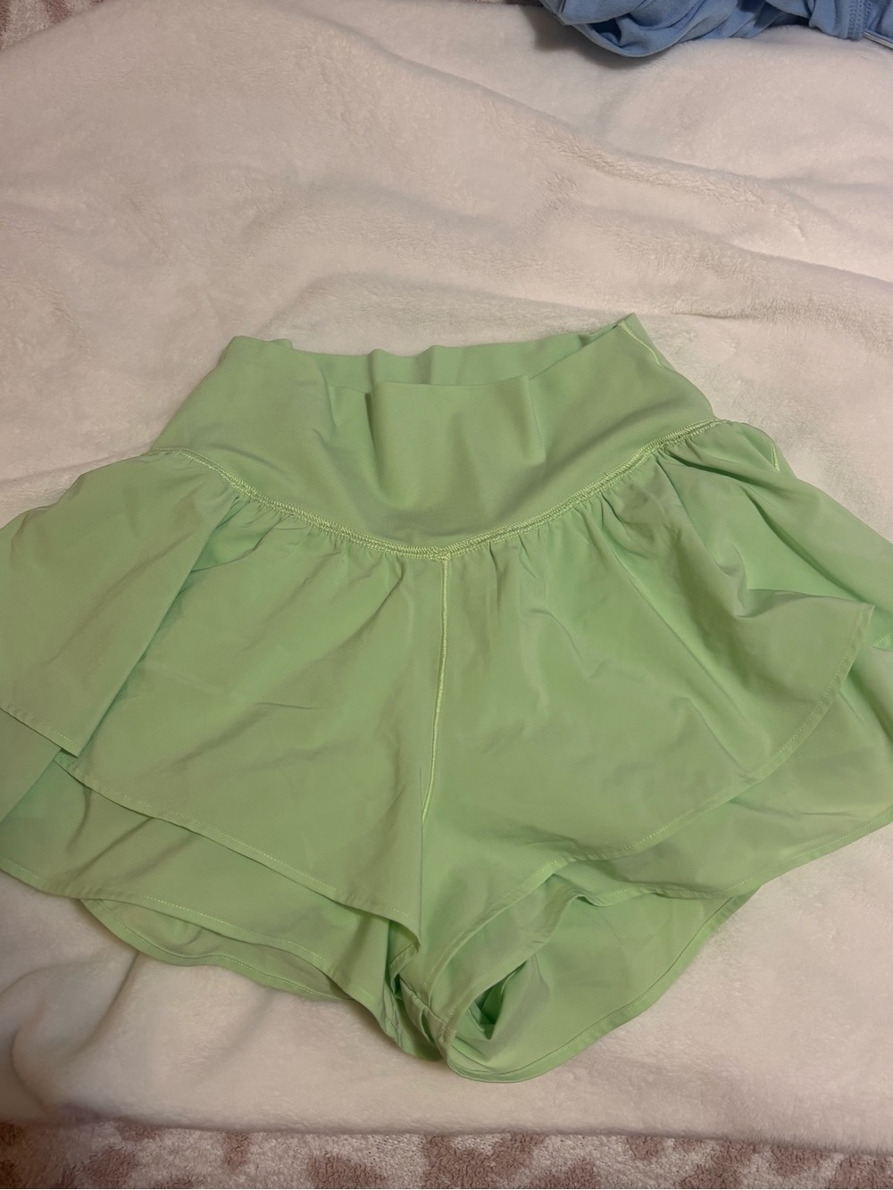 AEIRE light green shorts